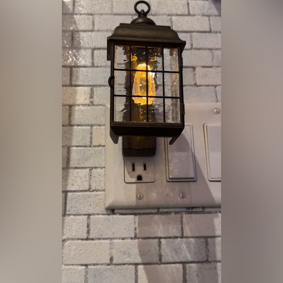 Bath & Body Works Brass Lantern Wallflower - Picture 3 of 3